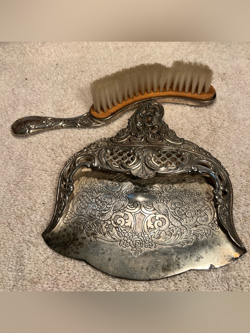 ANTIQUE SILVER PLATED DUST PAN & BRUSH SILENT BUTLER VICTORIAN